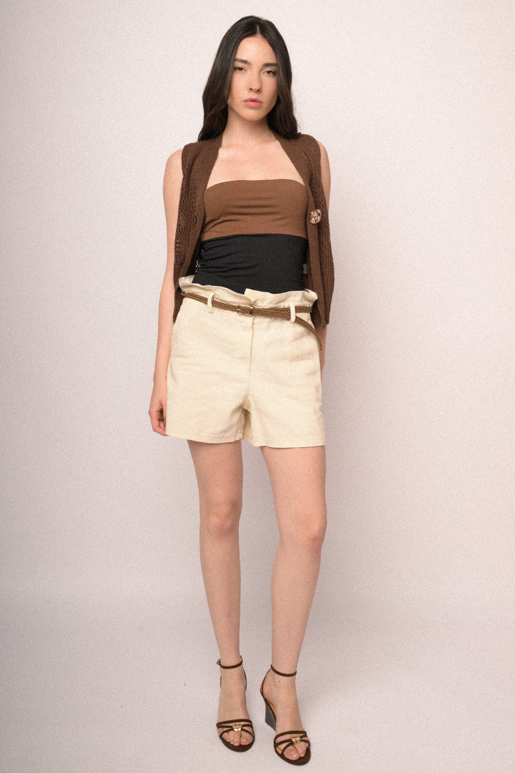 Belted beige cotton shorts