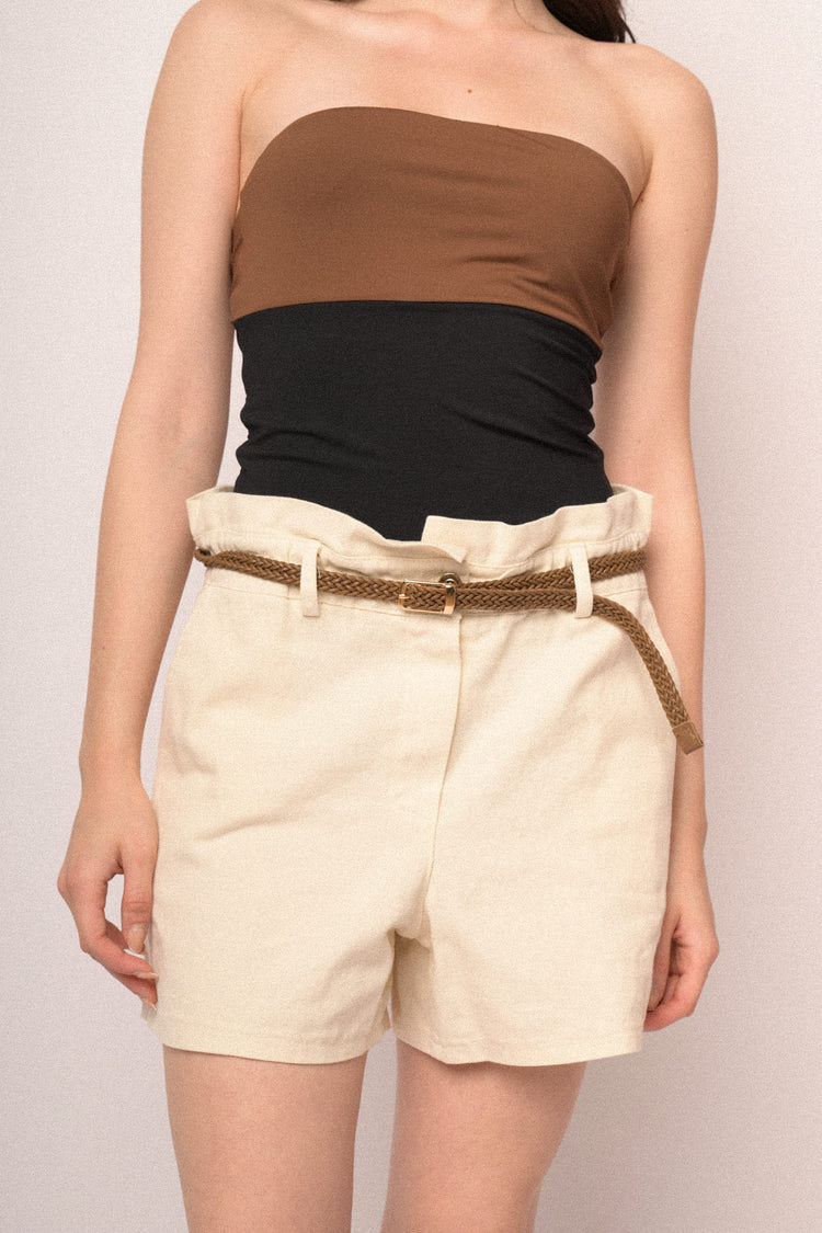 Belted beige cotton shorts