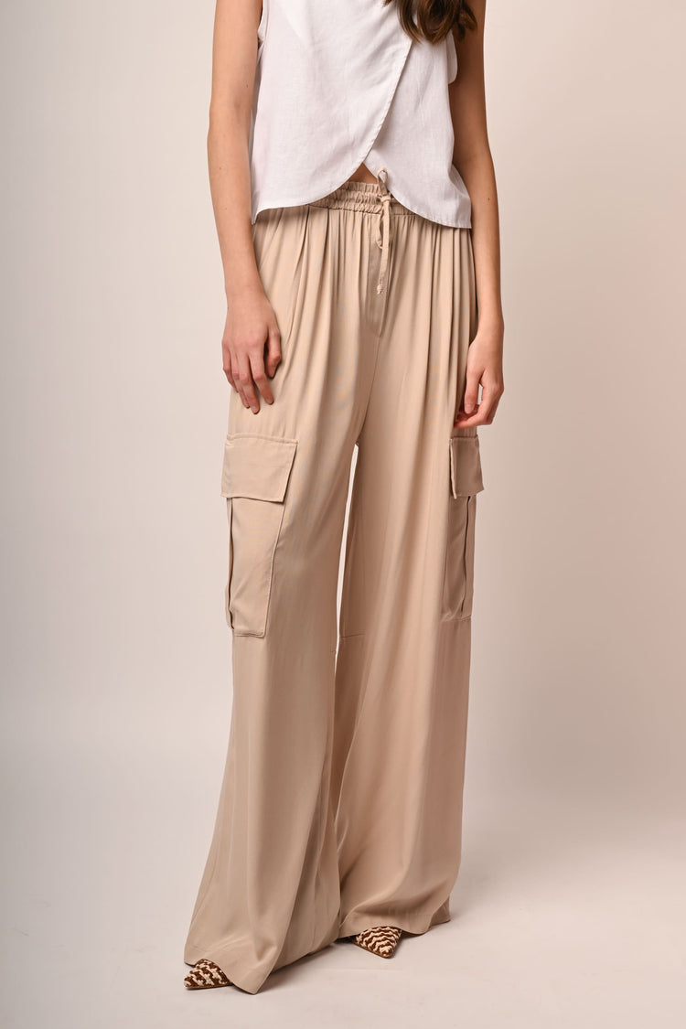 Wide-leg cargo pants