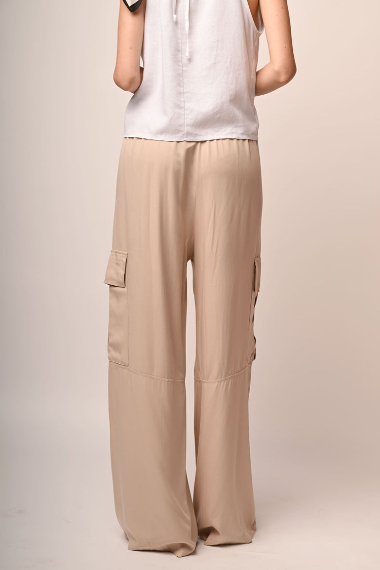 Wide-leg cargo pants