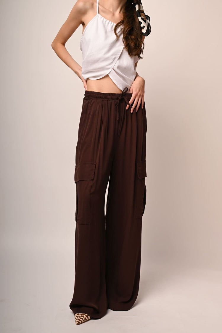 Wide-leg cargo pants