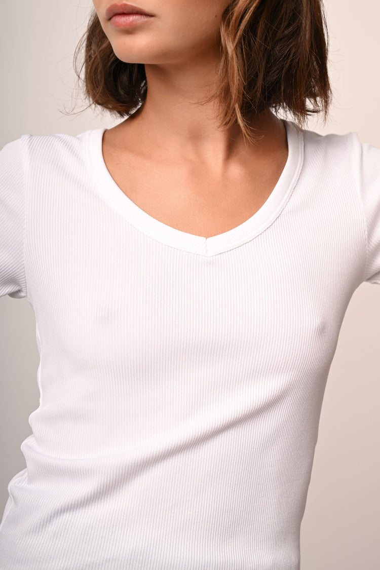 Ribbed knit V-neck t-shirt