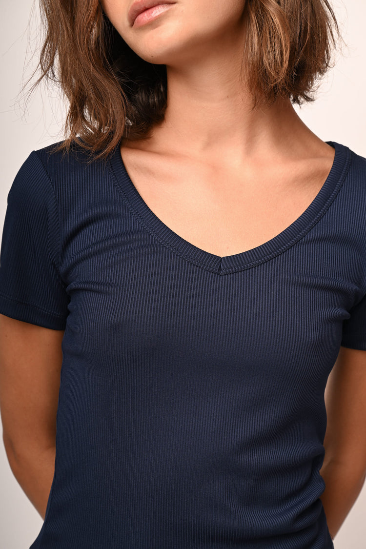 Ribbed knit V-neck t-shirt