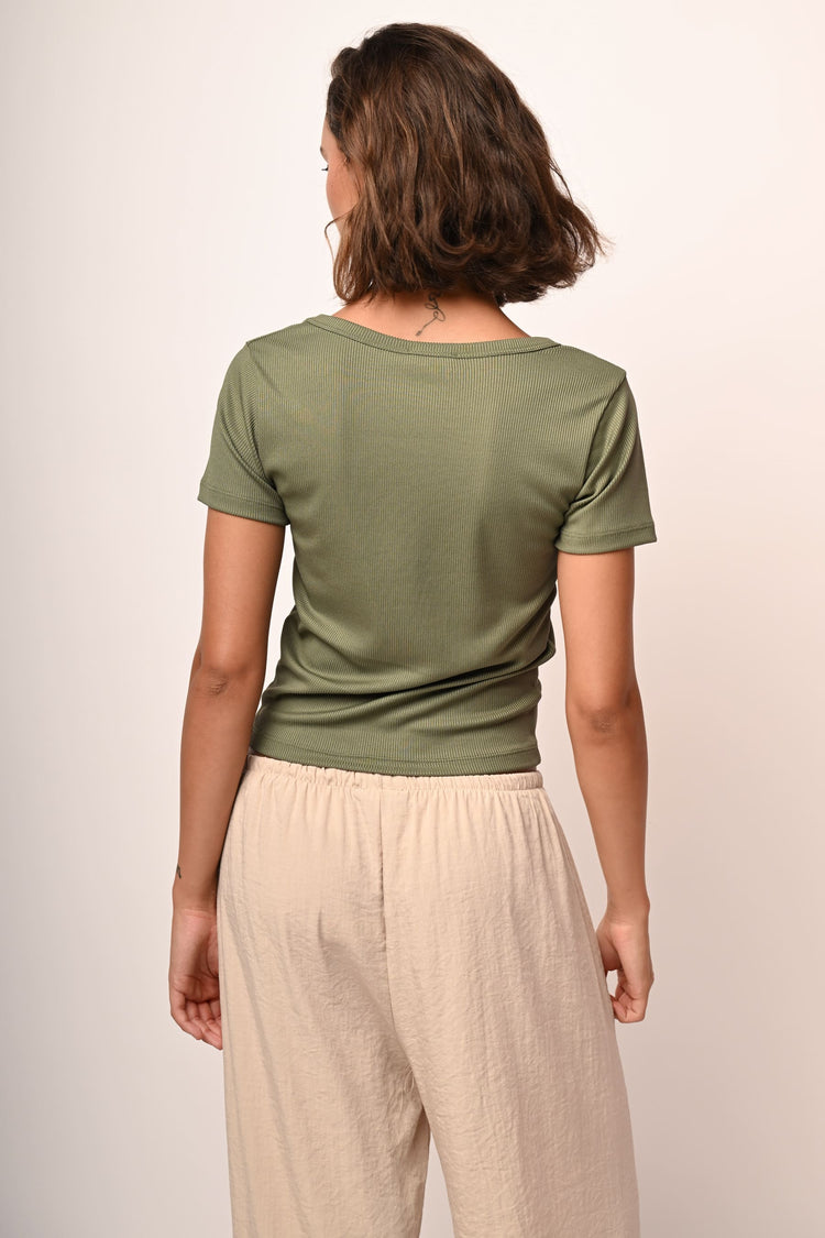 Ribbed knit V-neck t-shirt