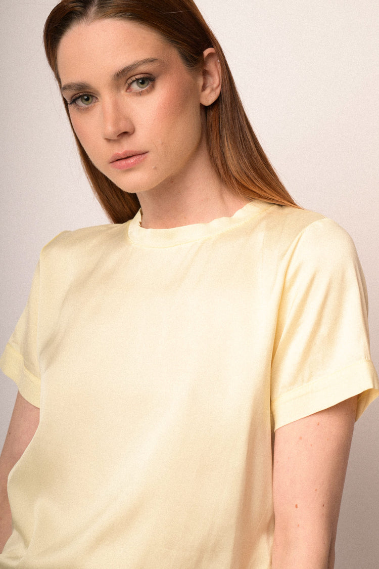 Butter yellow viscose satin t-shirt