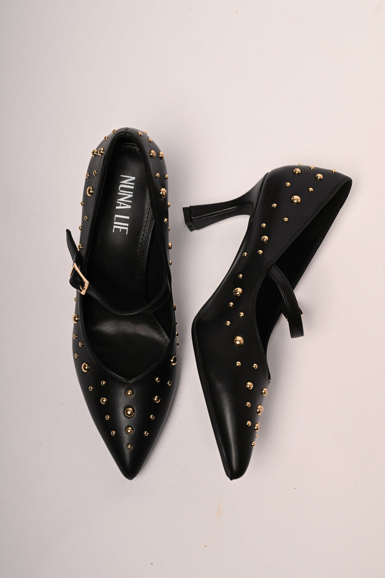 Stud-embellished pumps