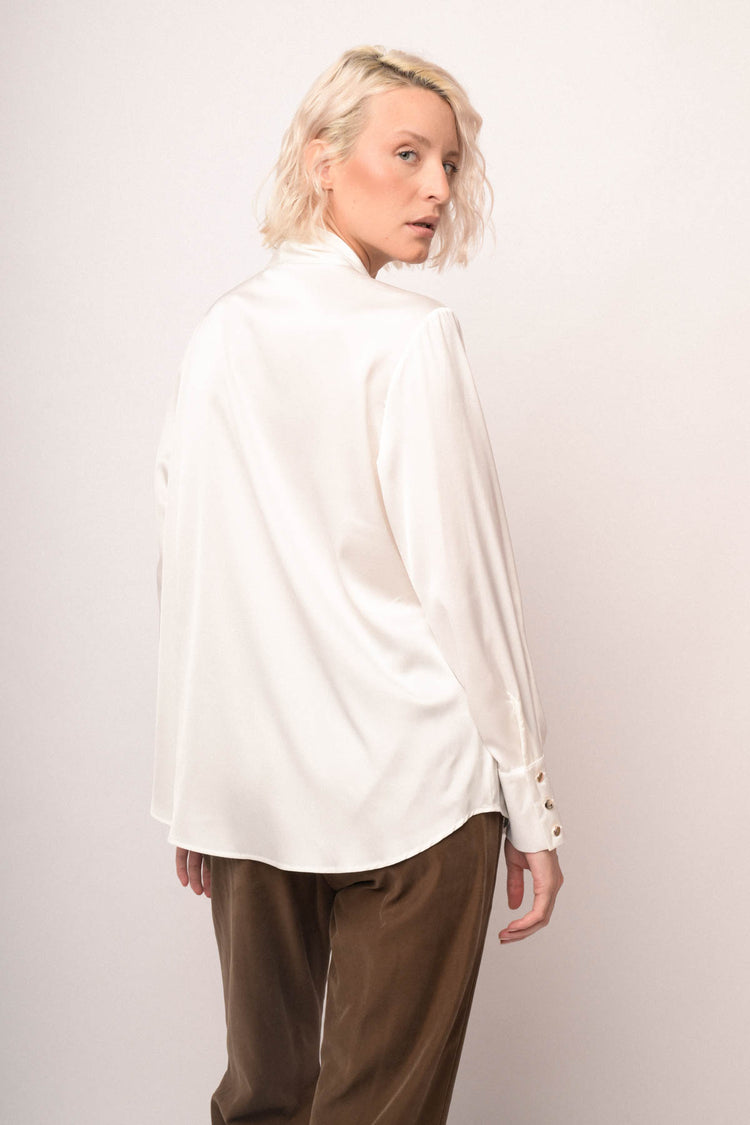 Camicia con laccio cravatta