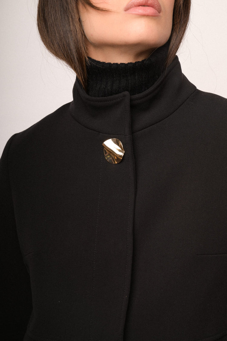 Cappotto crepe bottone gioiello