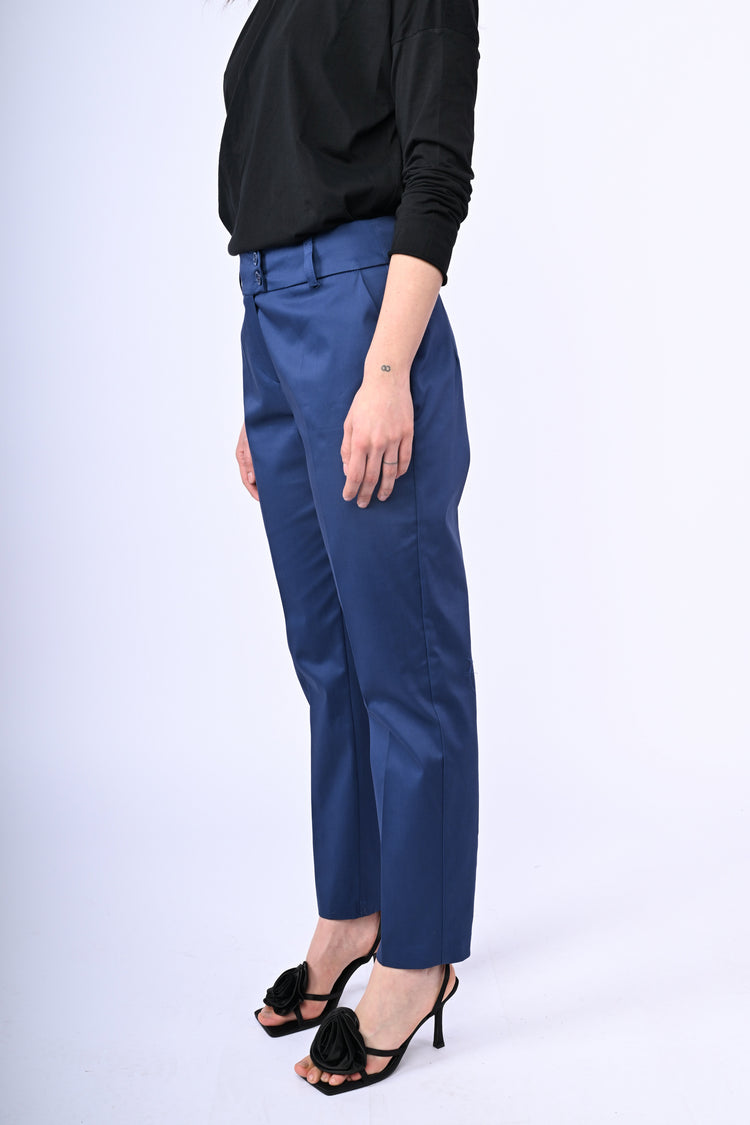 Straight-leg trousers