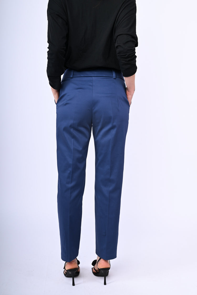 Straight-leg trousers