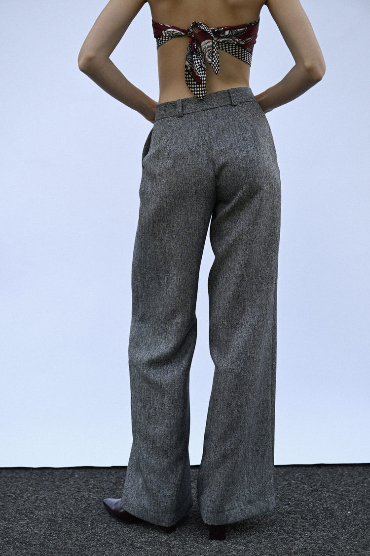Pleated wide-leg trousers