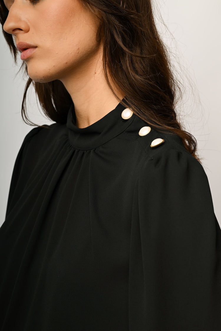 Buttons-detail blouse