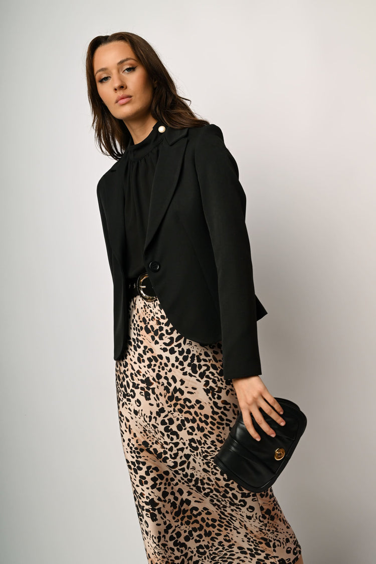 Single-breasted slim-fit blazer
