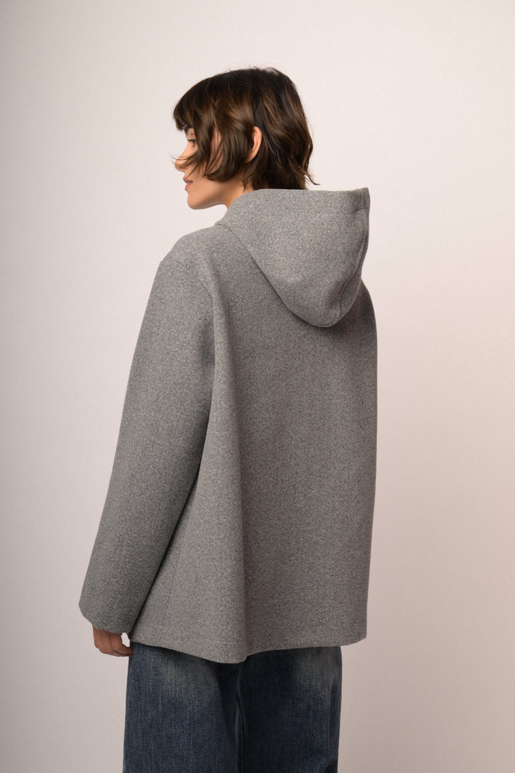 Cappotto corto con zip e cappuccio