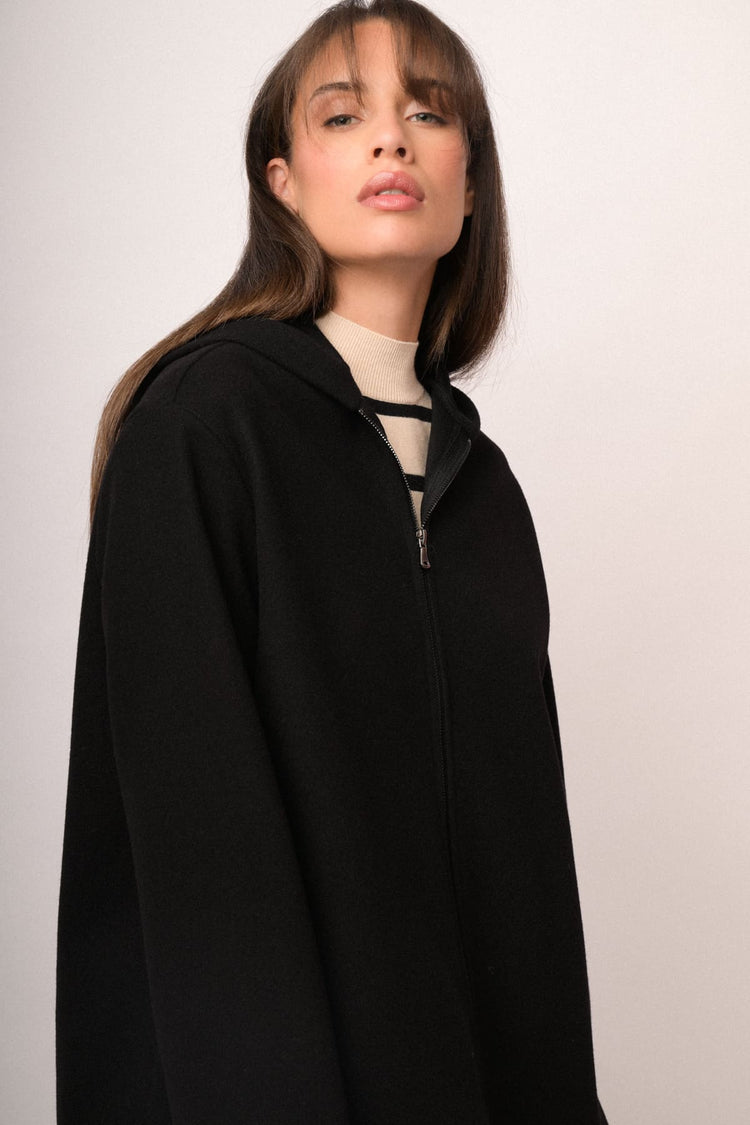 Cappotto corto con zip e cappuccio