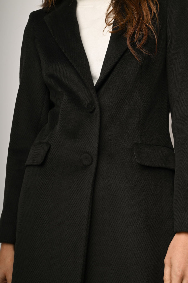 Single-breasted coat