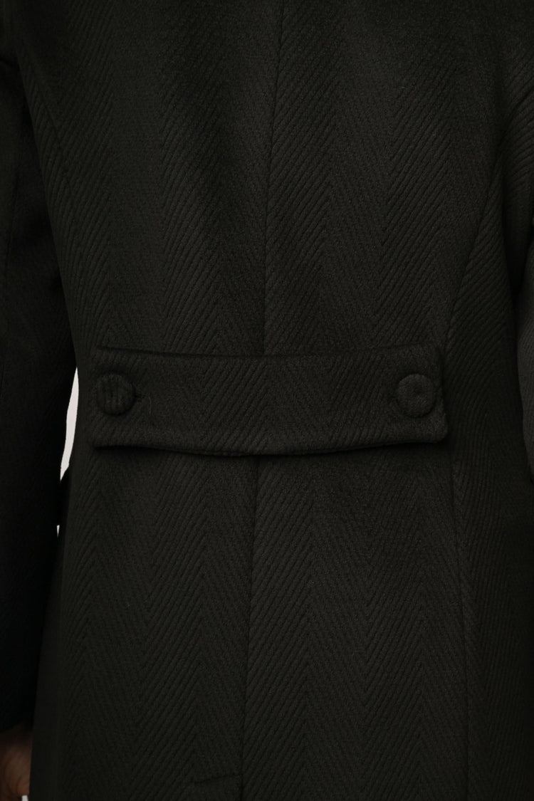 Single-breasted coat