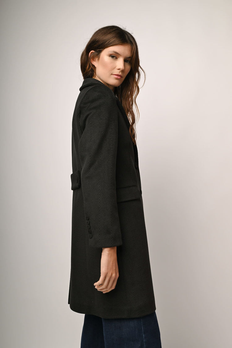 Single-breasted coat