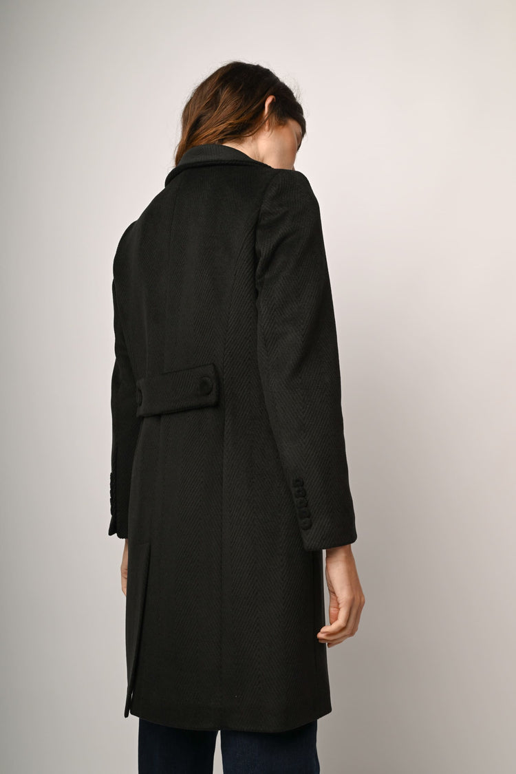 Single-breasted coat