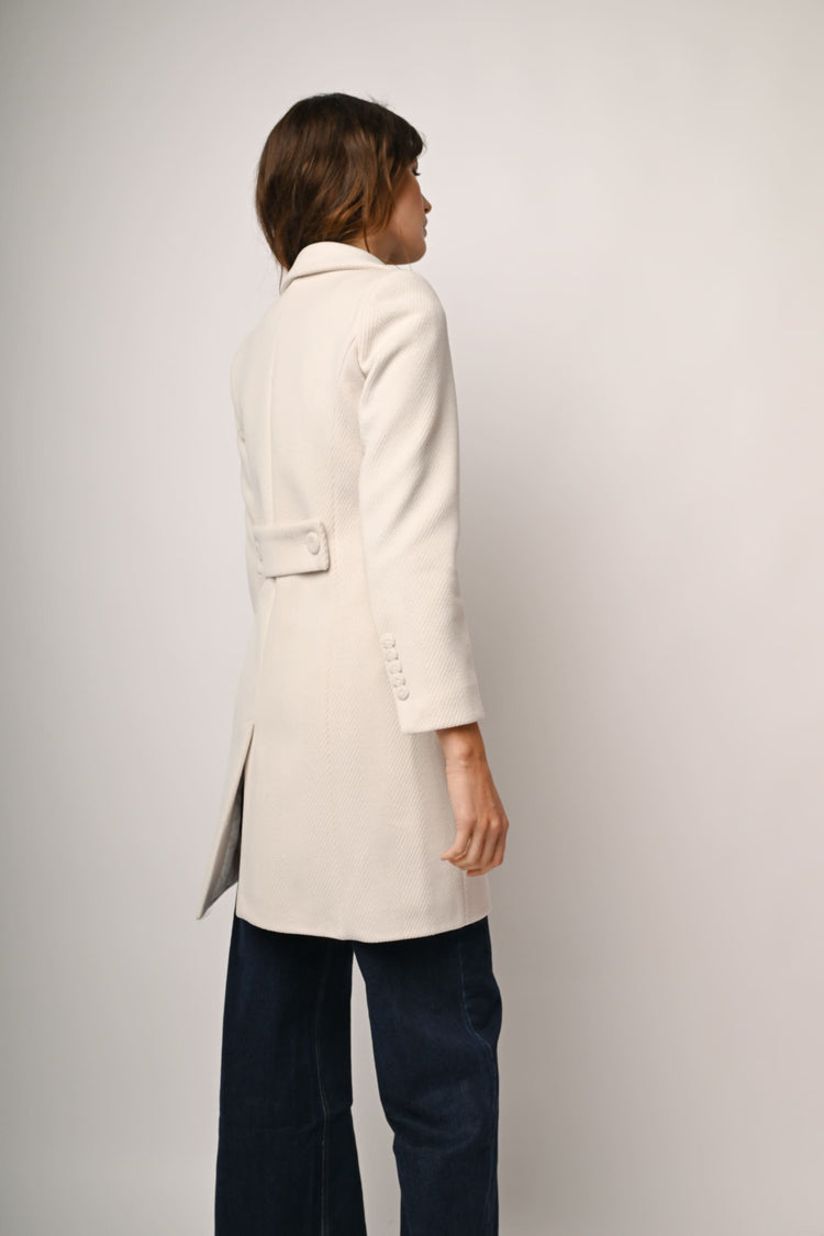 Single-breasted coat