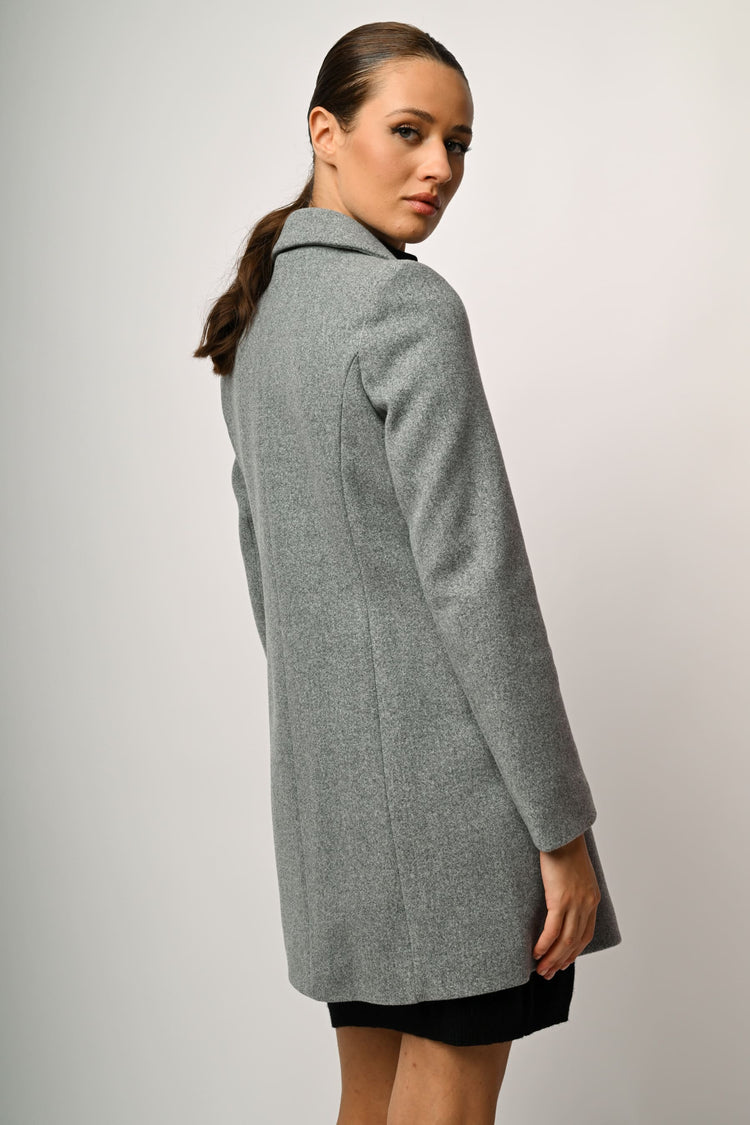 Single-breasted coat