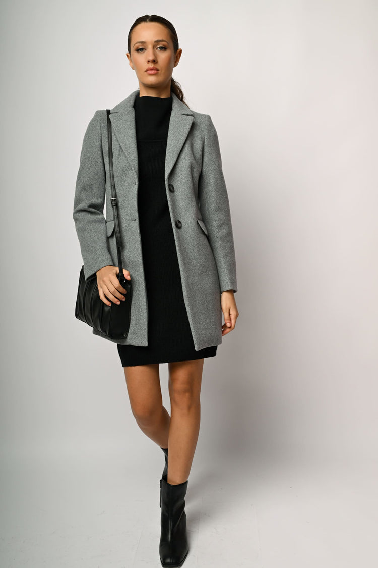 Single-breasted coat