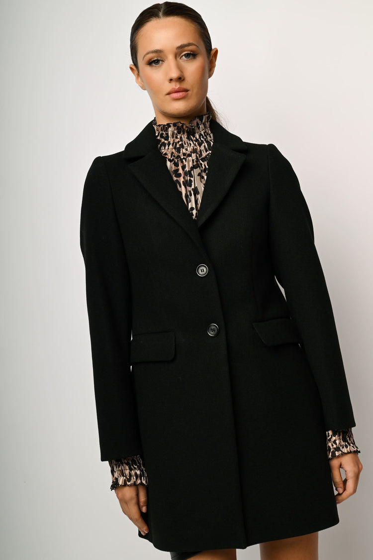 Single-breasted coat