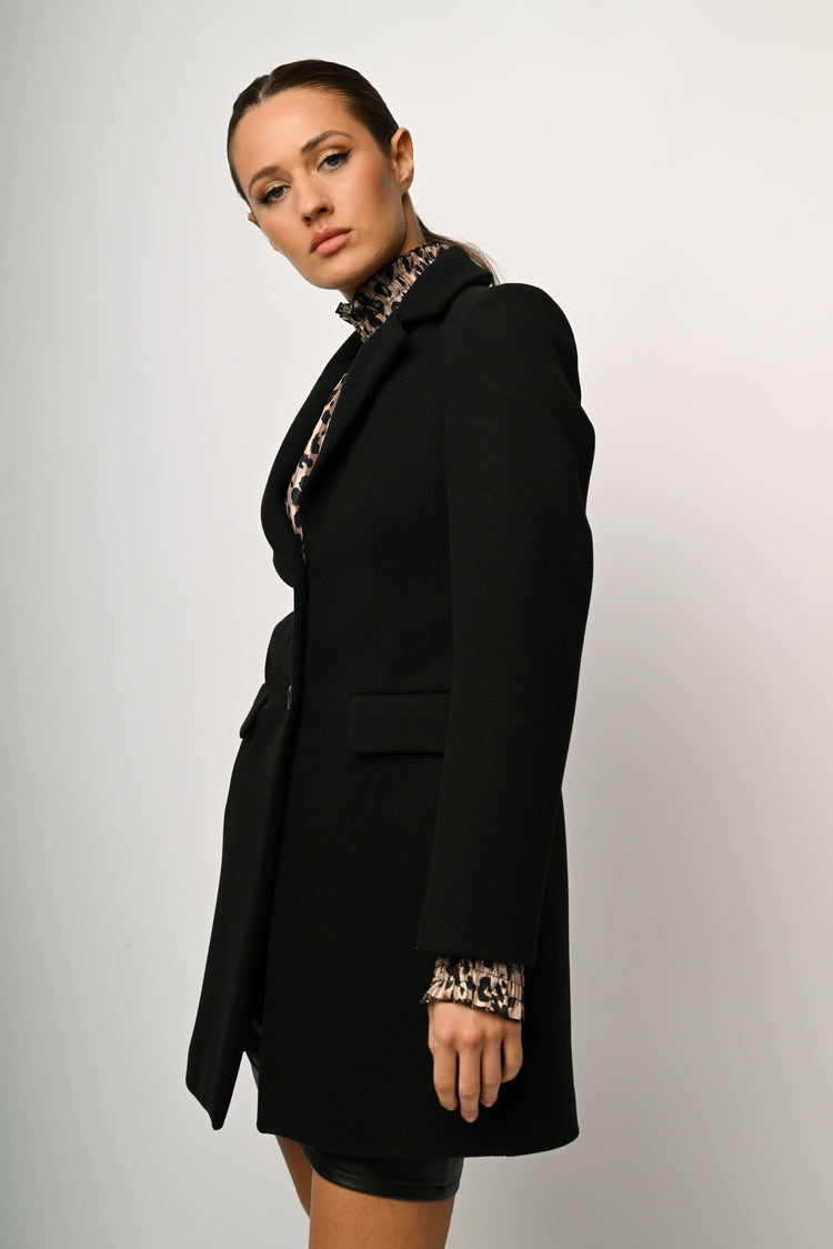 Single-breasted coat