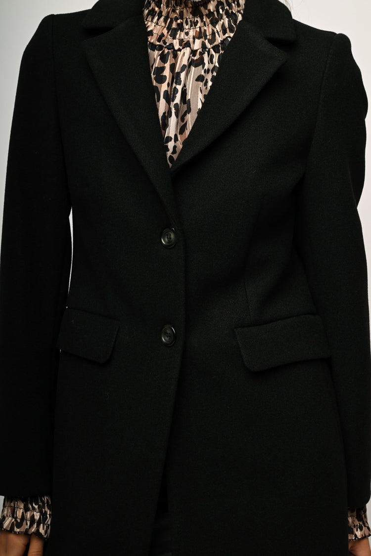 Single-breasted coat