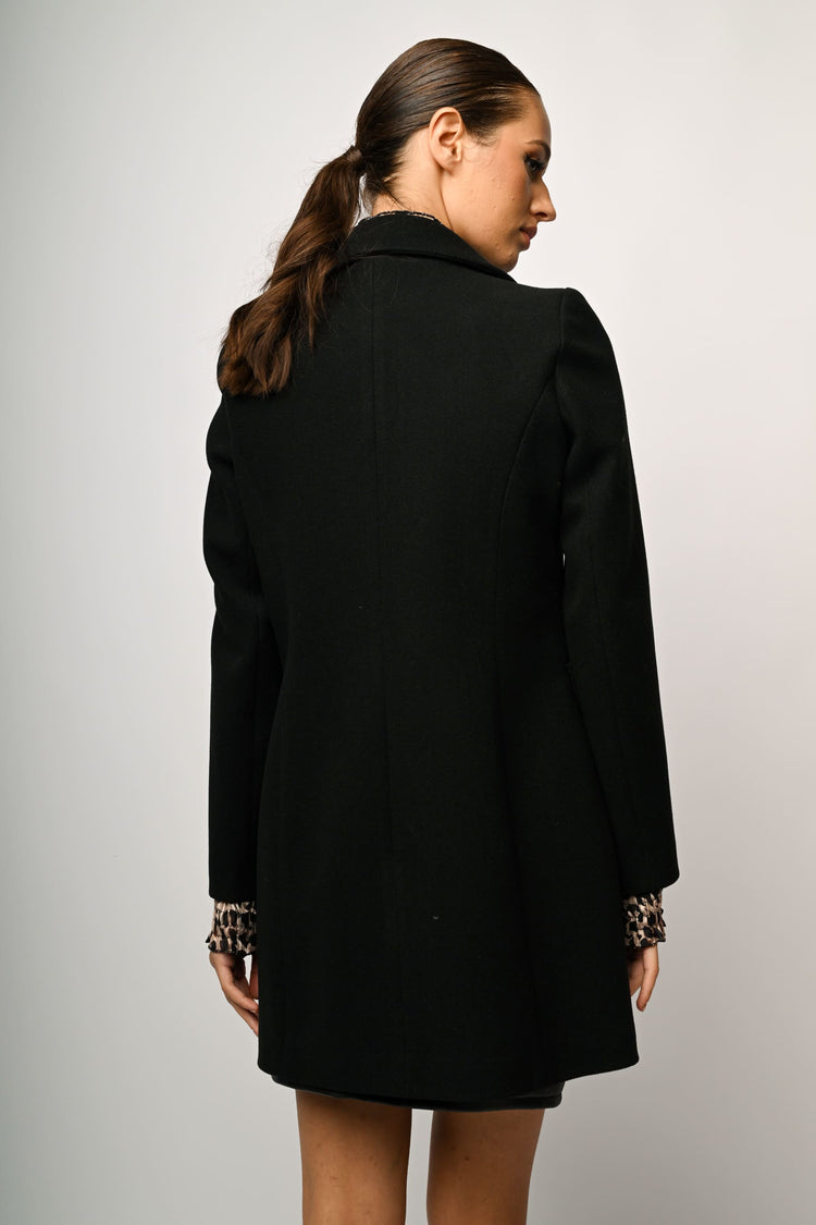 Single-breasted coat