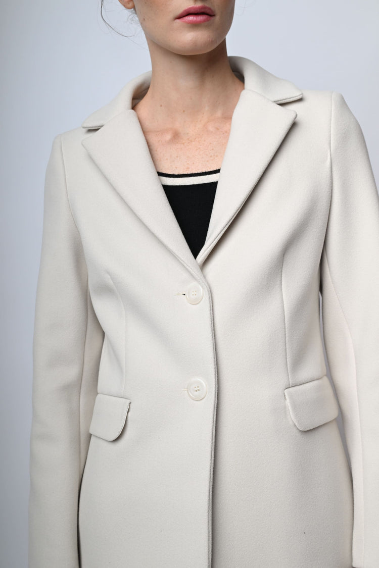 Single-breasted coat