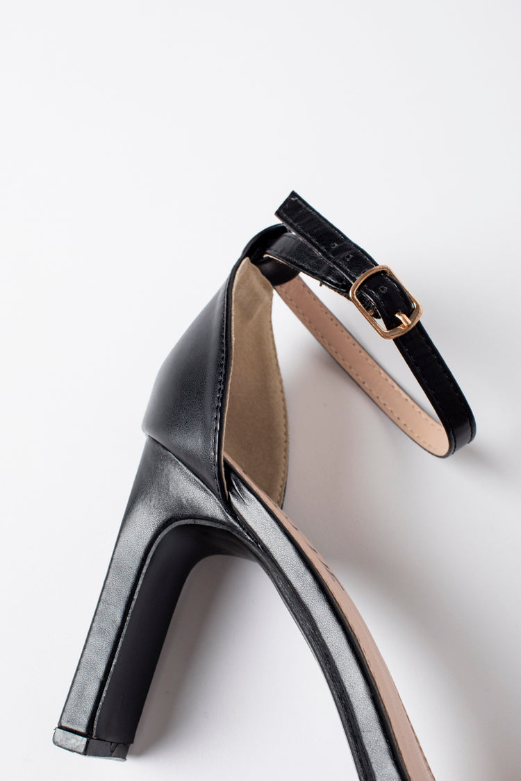 Block heel ankle strap sandals