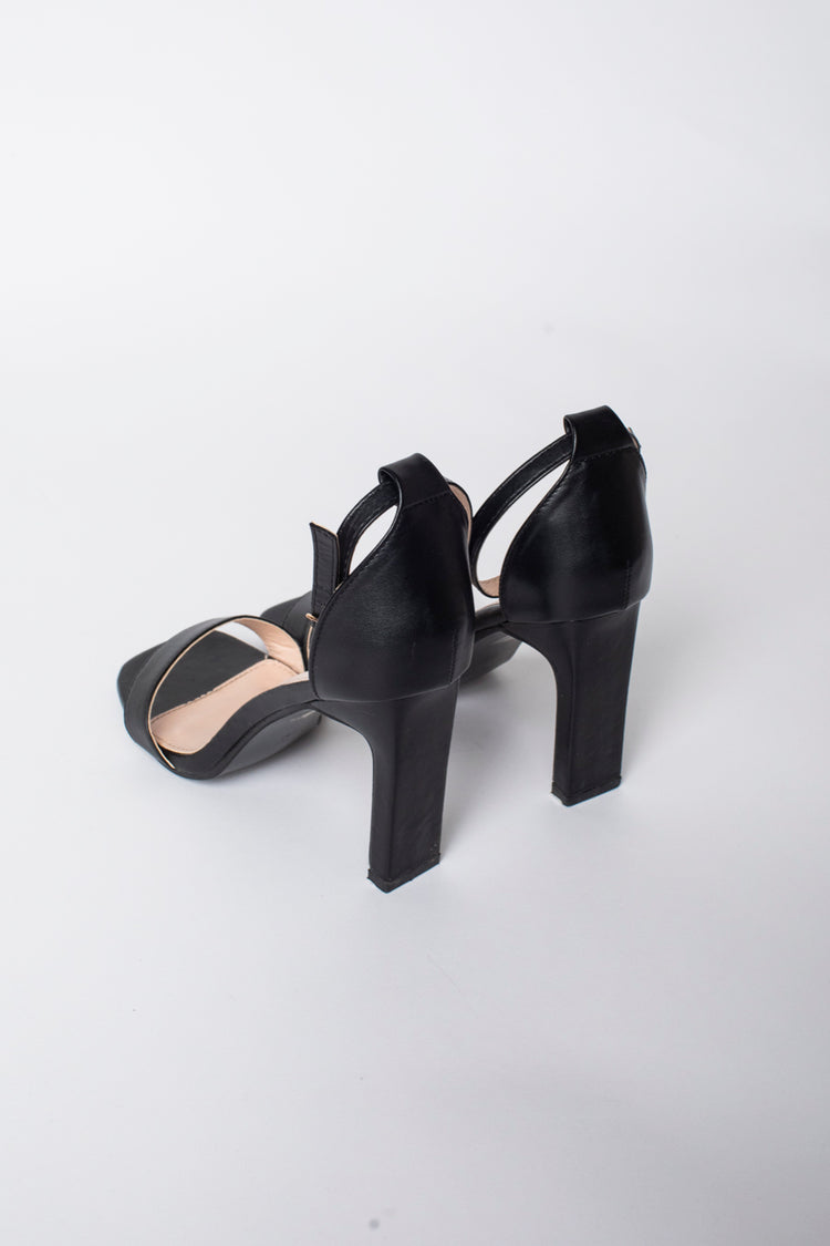 Block heel ankle strap sandals
