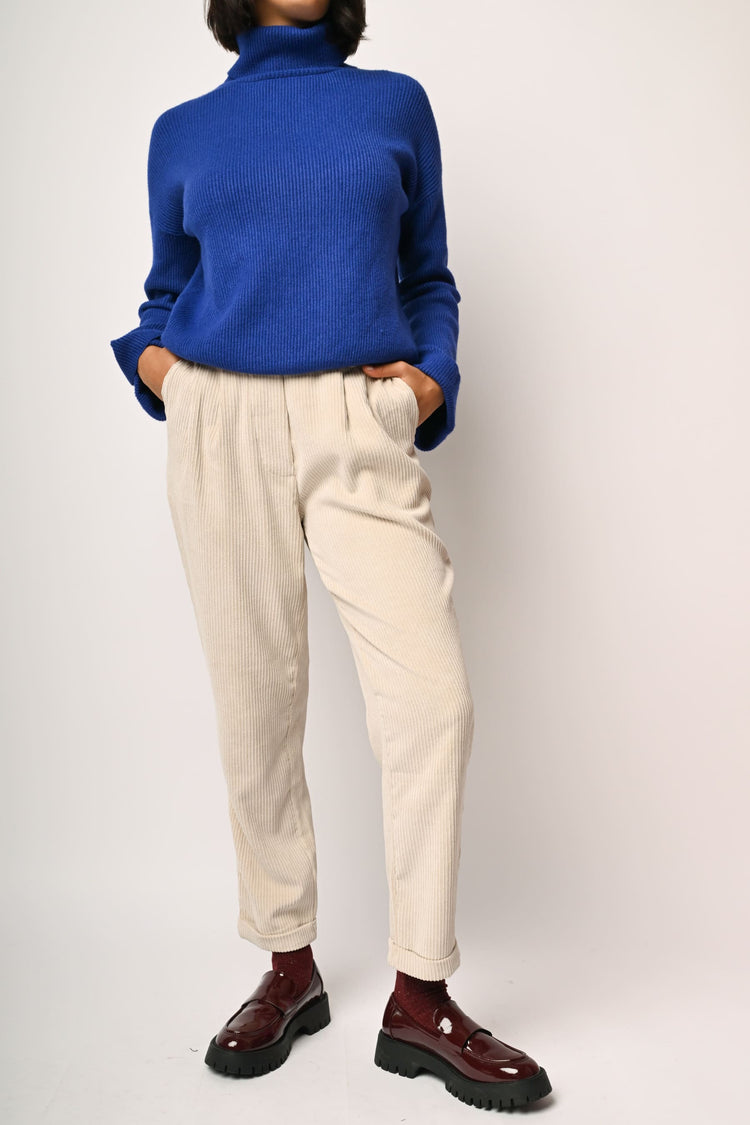 Corduroy baggy trousers