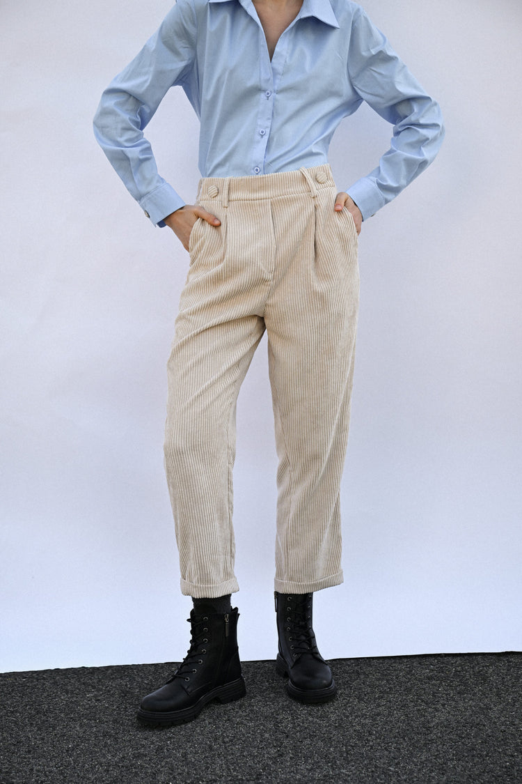 Corduroy baggy trousers