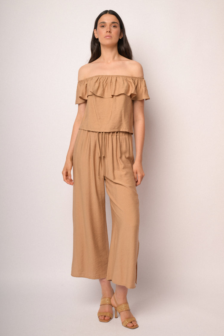 Camel cropped trousers with side slit