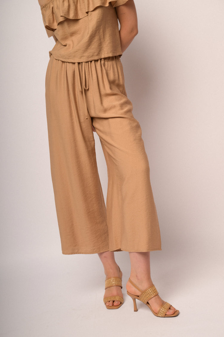 Camel cropped trousers with side slit