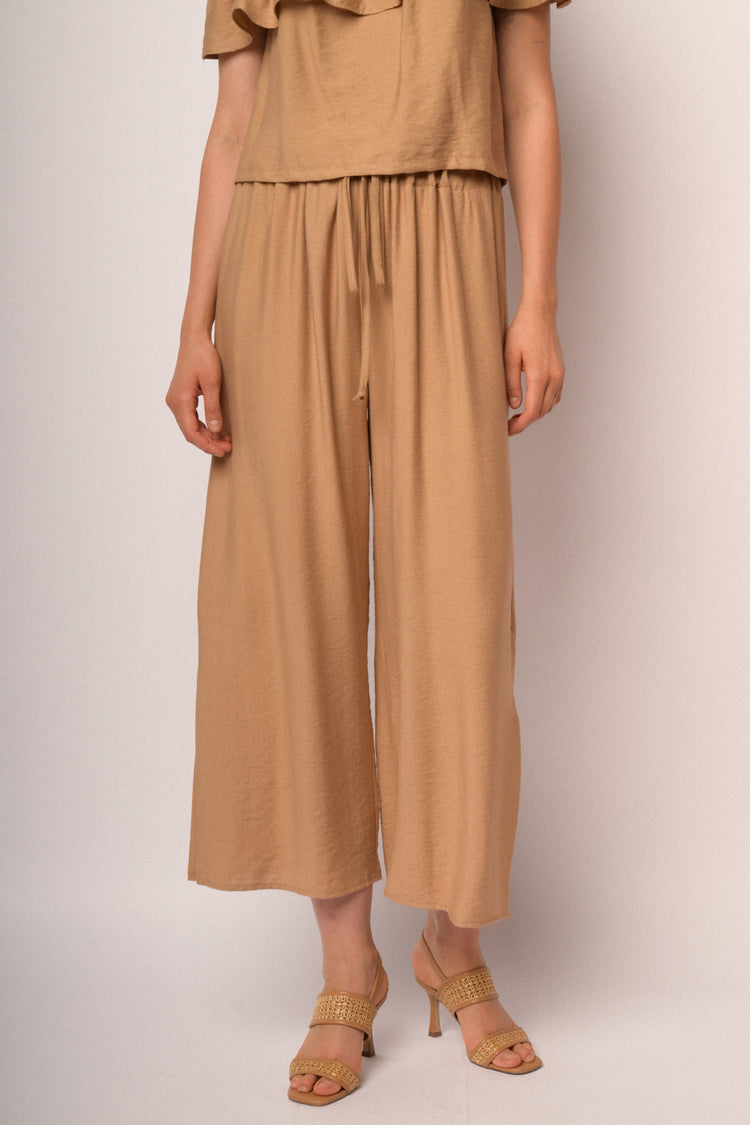 Camel cropped trousers with side slit
