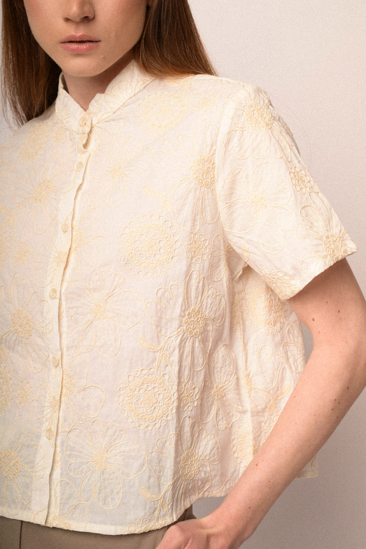 Camicia ricami fiori