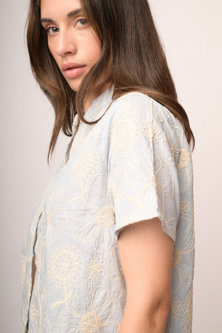 Camicia ricami fiori