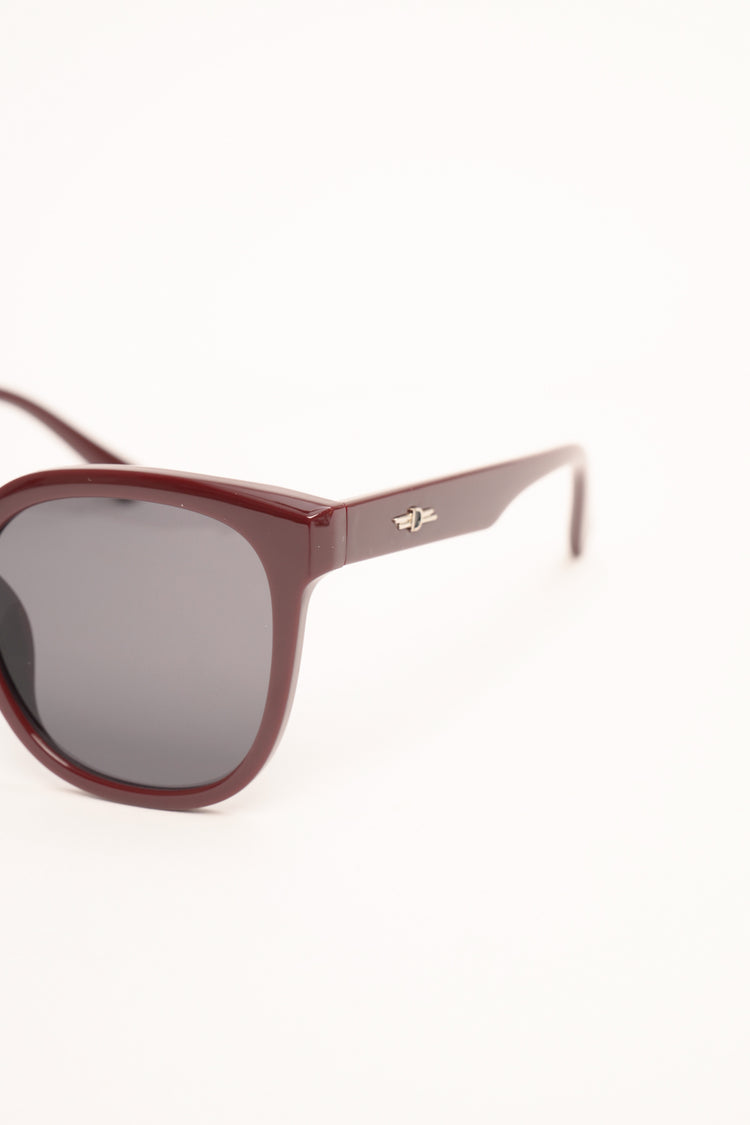 Burgundy rounded sunglasses