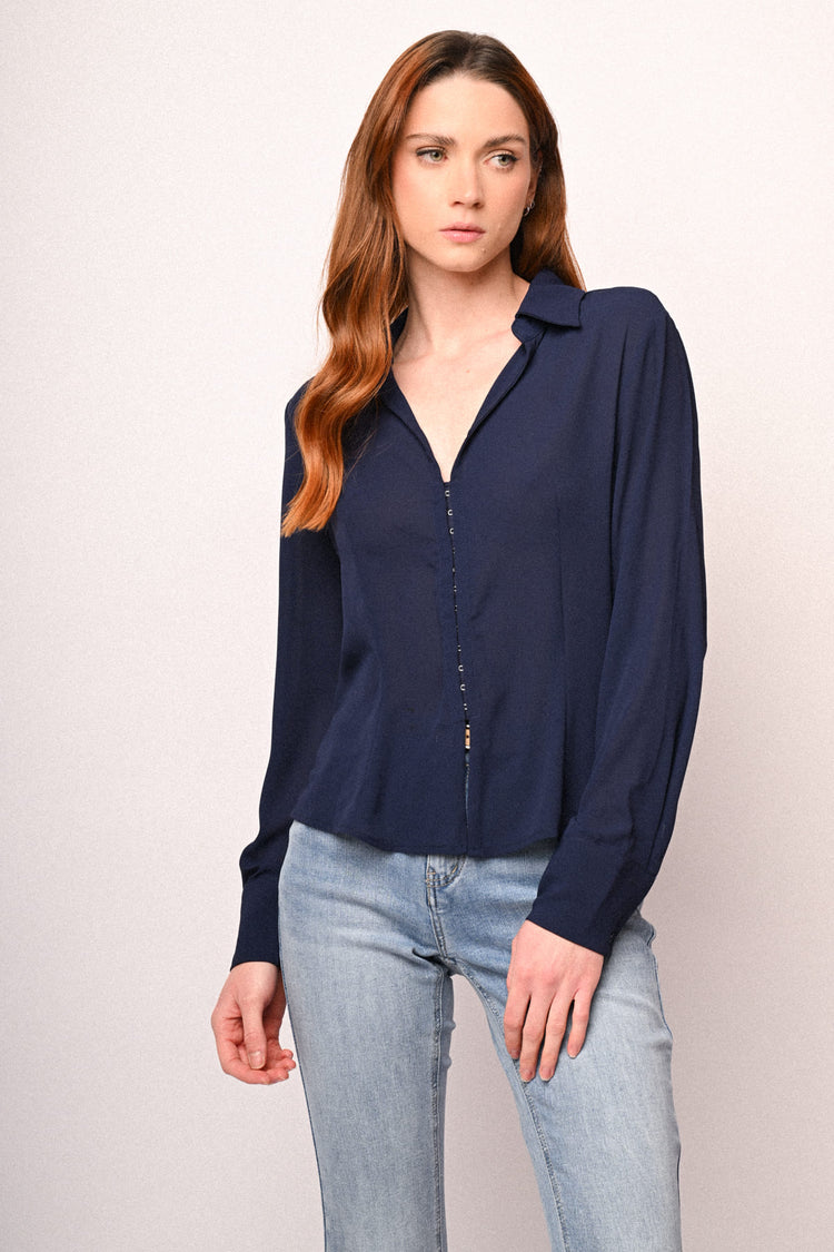 Hooks-and-eyes shirt