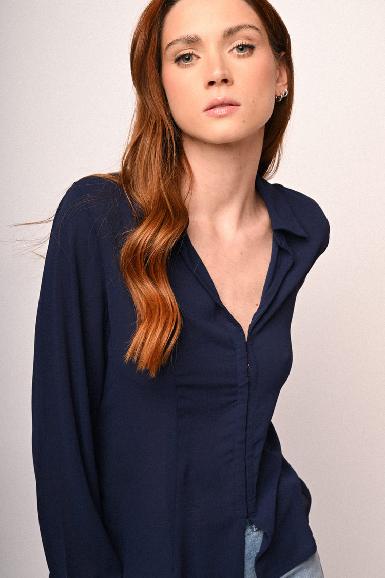 Hooks-and-eyes shirt