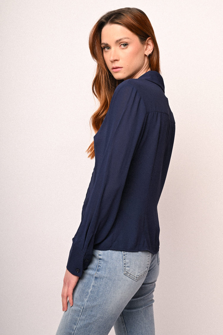 Hooks-and-eyes shirt