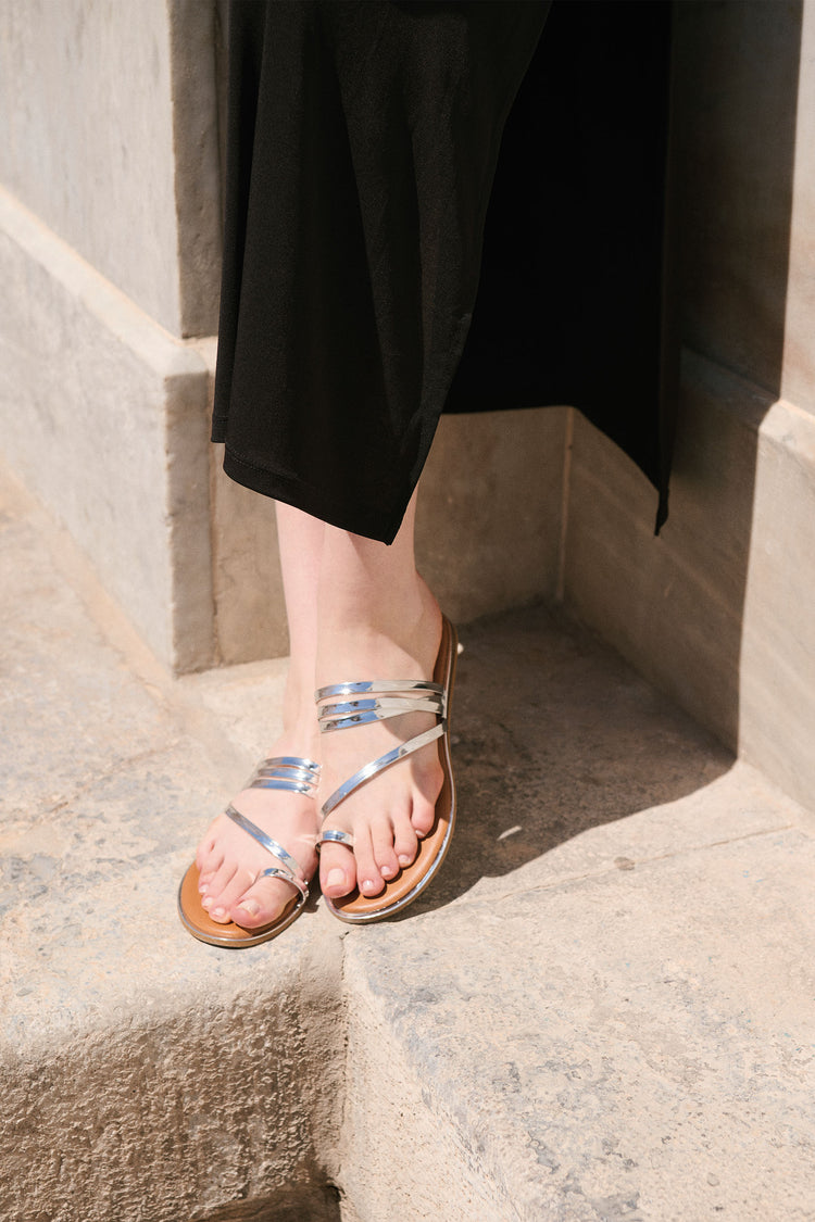 Straps toe-post flat sandals