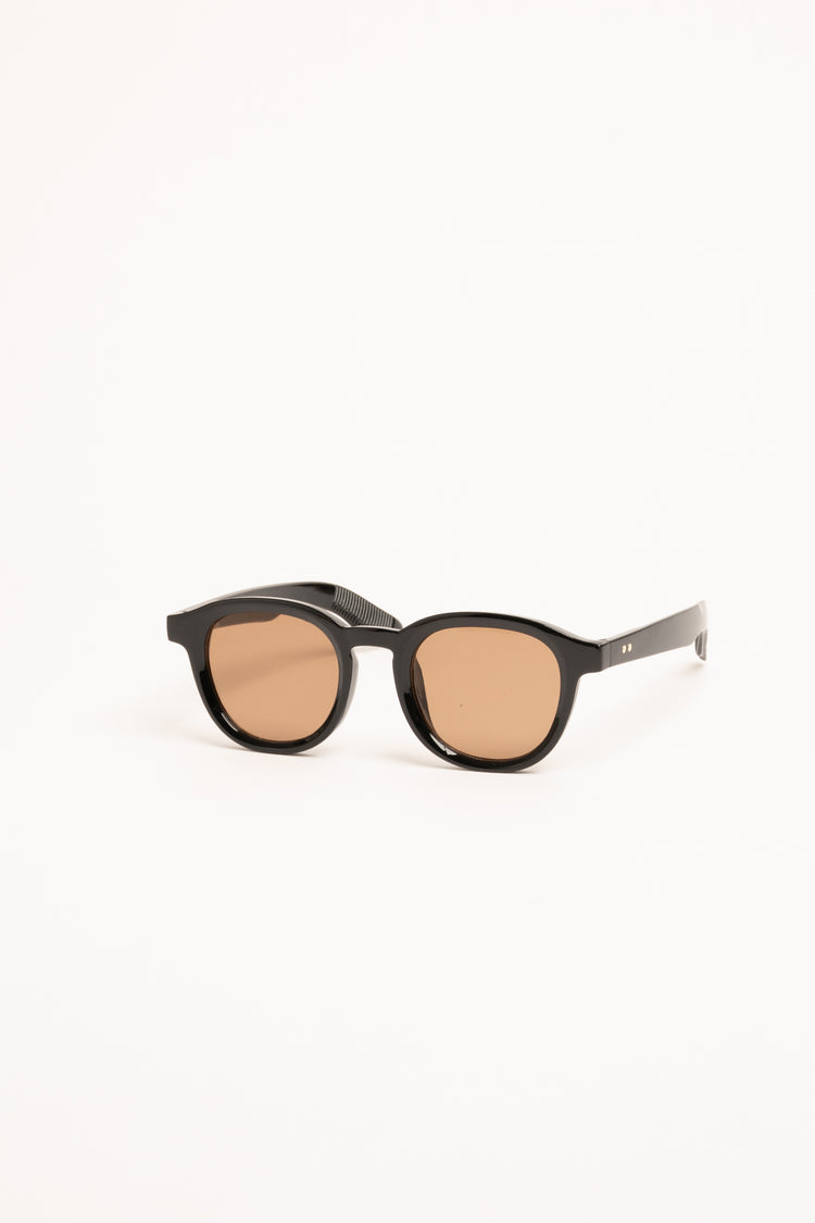 Black plastic rounded sunglasses