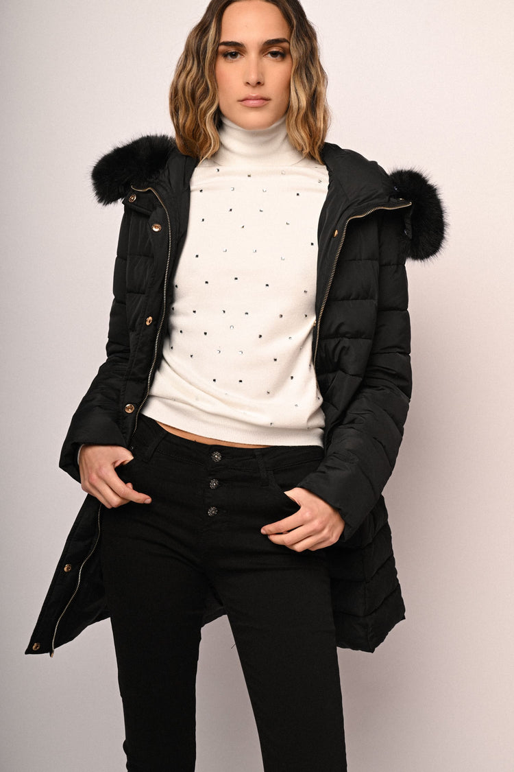 Pantaloni con bottoni gioiello