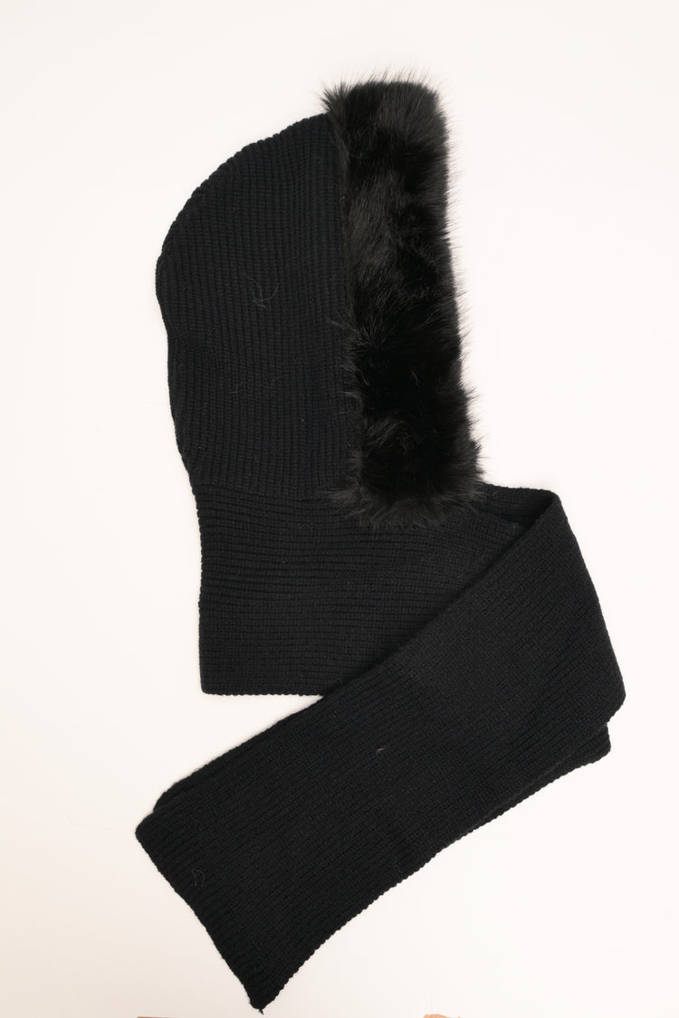 Black knit hood with rabbit-fur trim