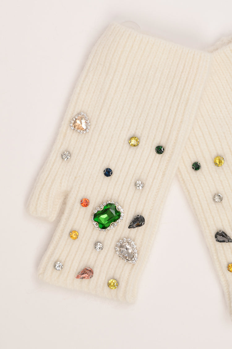Ivory fingerless gloves with multicolor stones