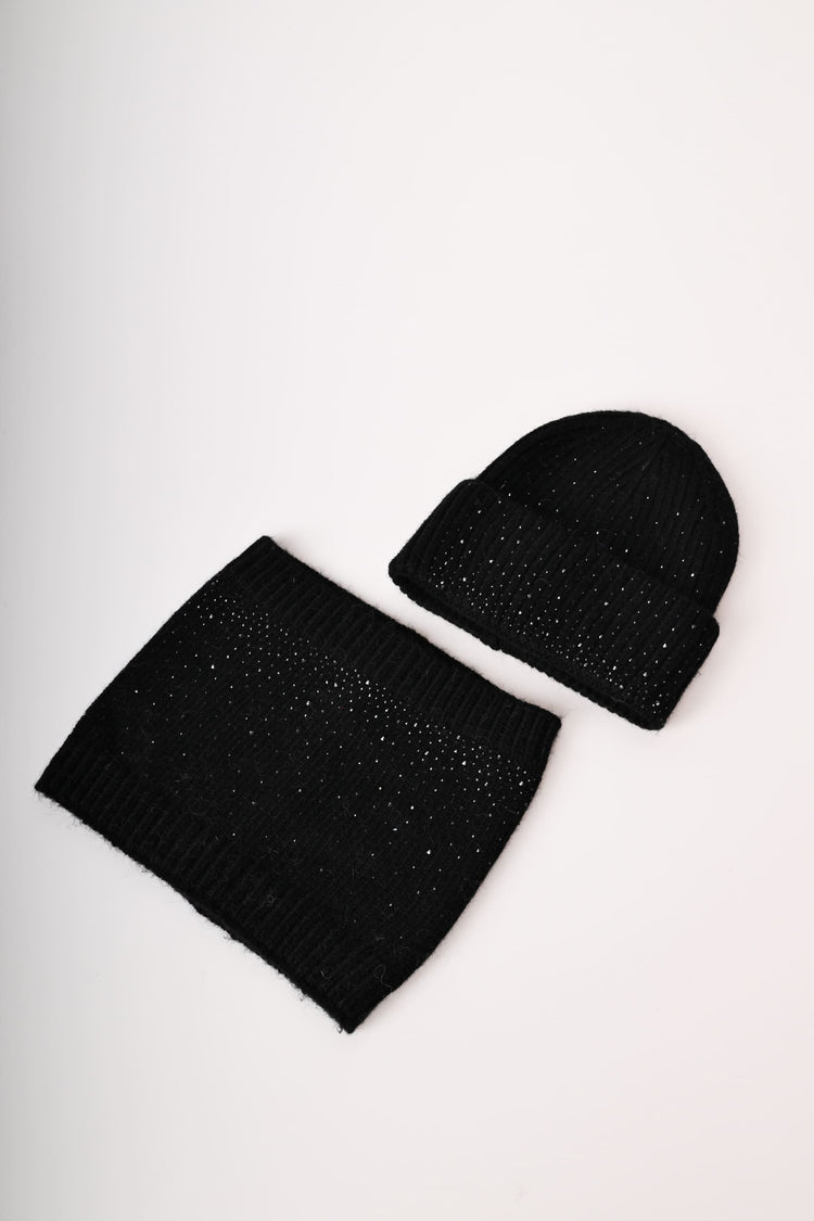 Set of rhinestone beanie and collar